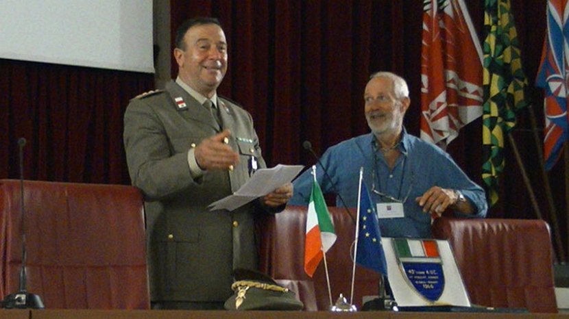 1° raduno Ascoli Piceno dal 9 al 10 settembre 2011 -  foto...195 - vengono scambiati i regali